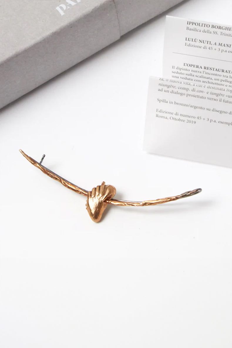 “A MANI GIUNTE” • Limited edition by Lulù Nuti • bronzo